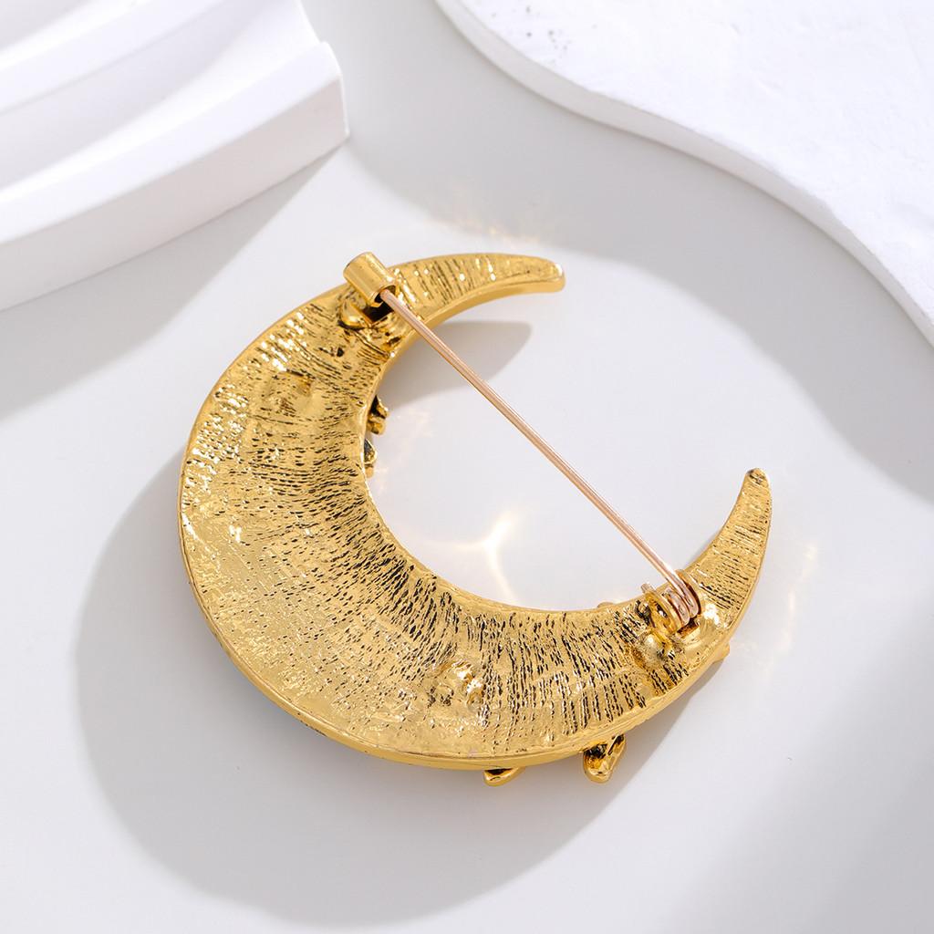 Spilla con Ciondolo Luna Vintage con Catena Lunga in Lega di Zinco per Accessori Moda Unisex