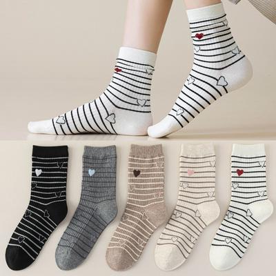 Ladies Spring and Autumn Leisure Stripe Love Boneless Drum Pile Pile Cotton Socks