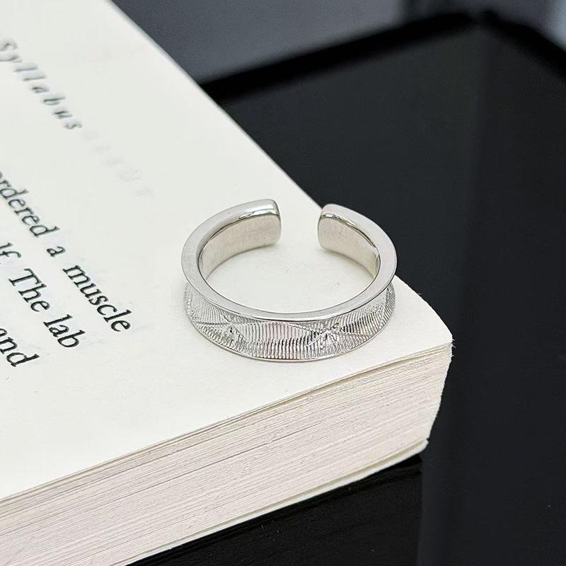 Schwarzer Emaille Tropföl Nischen Design Ring Damen Hochwertiger Offener Zeigefinger Ring Kalter Wind Französischer Ring