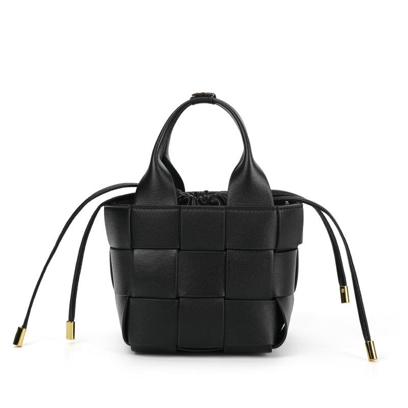 New high-end leather woven vegetable basket women's bag niche design women's soft cowhide portable messenger bucket bag