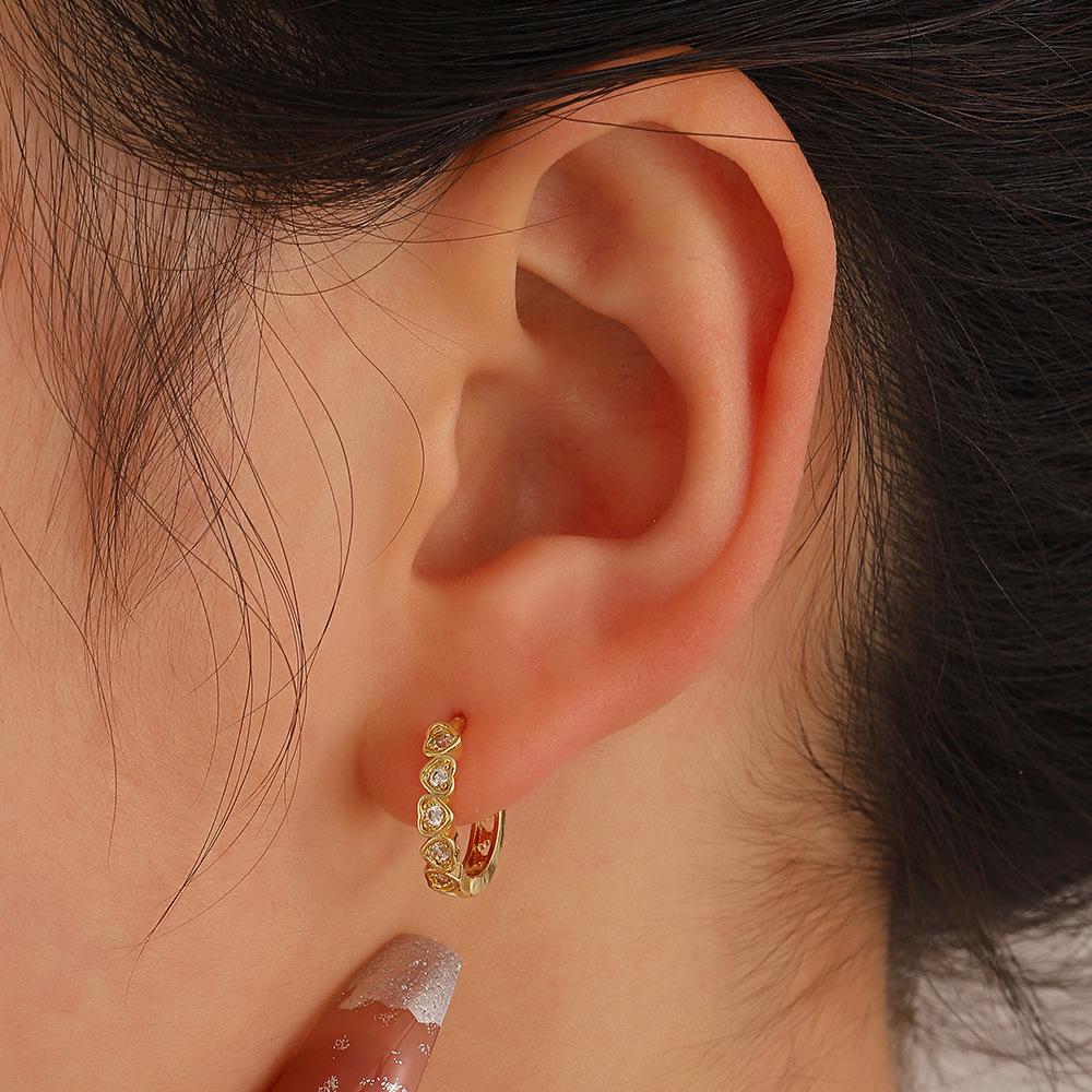 European & American Minimalist Zircon Flower Earrings with Heart Ear Cuffs - Stylish Niche Design for Women