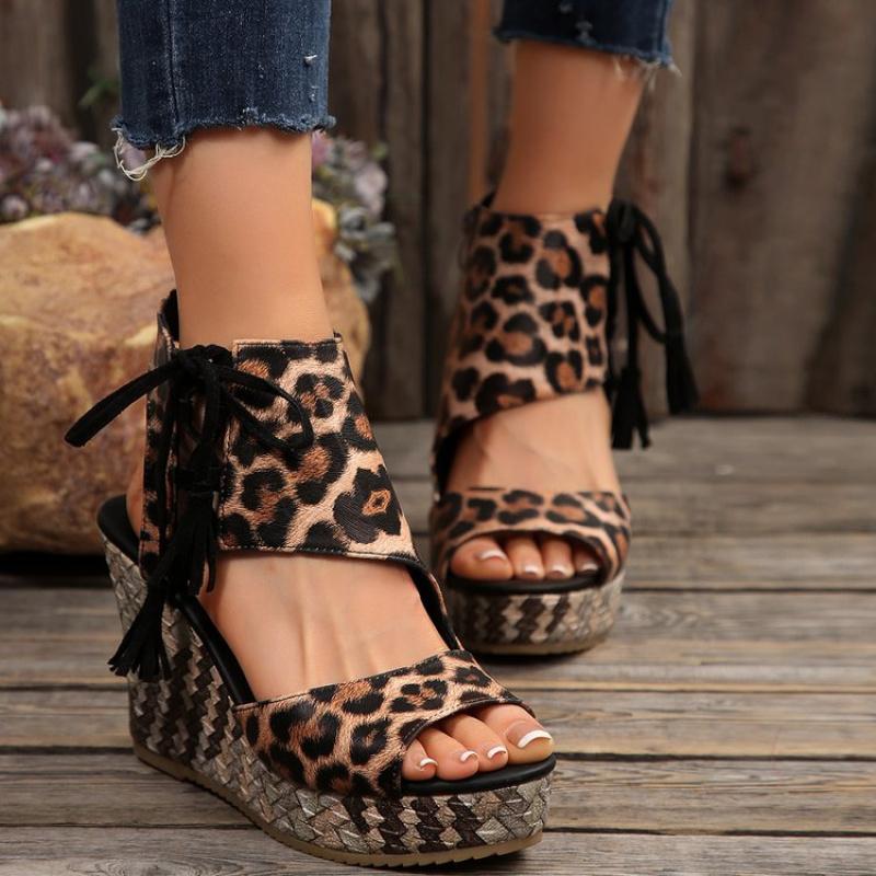 

Женские сандалии на платформе-клине с леопардовым принтом - ультравысокий толстый каблук с блочным каблуком золотистого тона, верх из искусственной кожи и застежка-молния Size 43 цветной печати леопарда