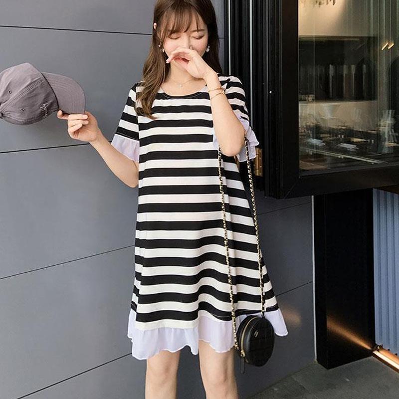 

Летняя одежда для беременных средней длины, свободное полосатое платье с коротким рукавом, тонкое, свободного кроя, большого размера, с текстом, прикрывающее живот XXXL recommends 165-92.5 kg