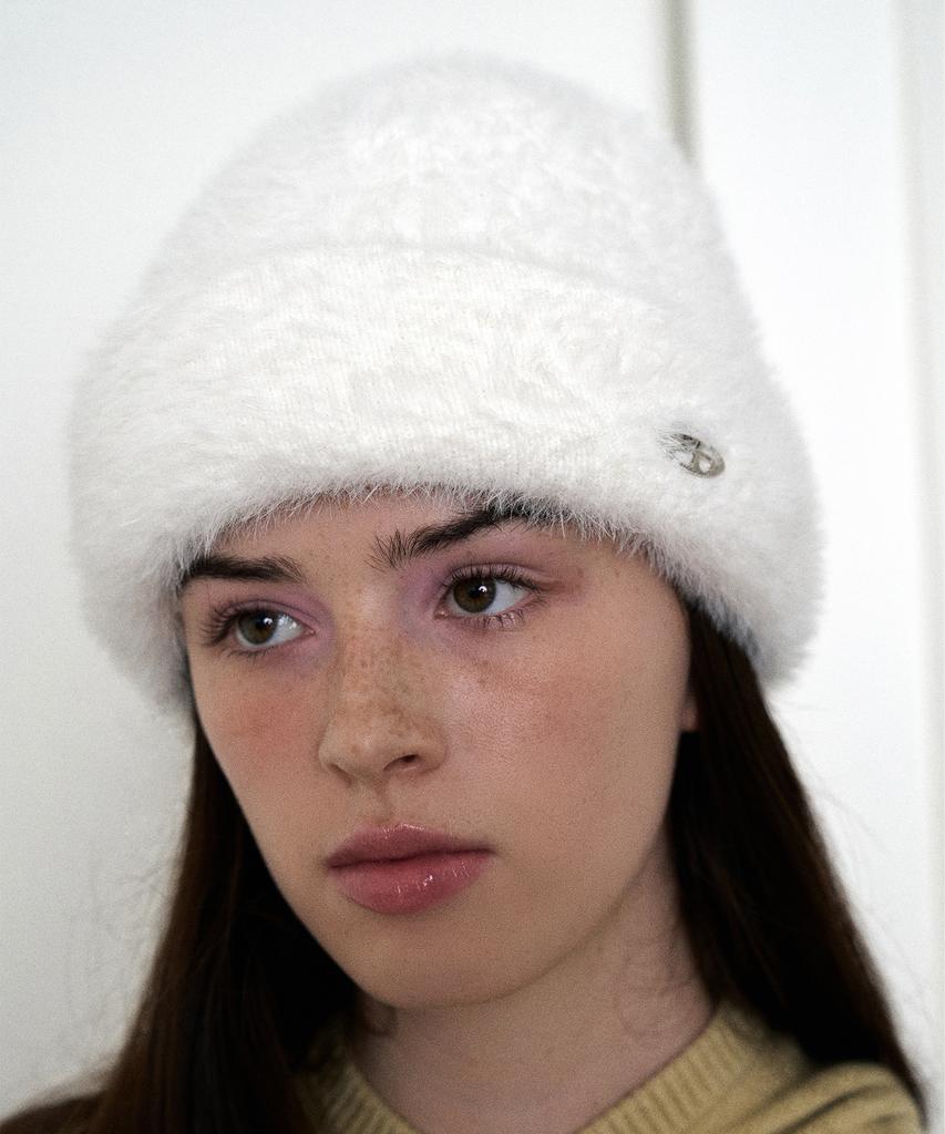 AMES-WORLDWIDE Fur Beanie Ivory