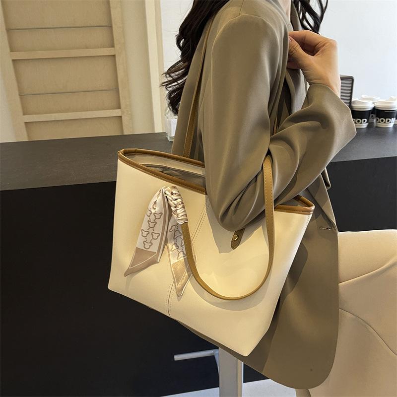 Versatile bag Women's tote bag Large capacity Four seasons shoulder bag Student class shoulder commuter bag