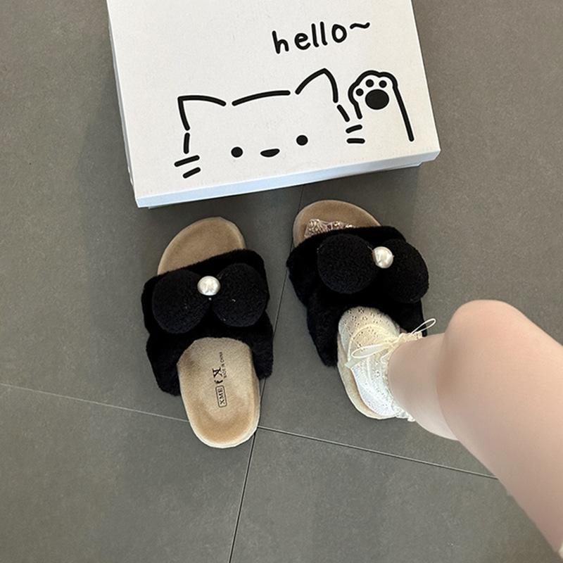 Warm Plush Versatile Retro Cartoon Bear 2025 Autumn New Fluffy Shoes Women Wear Cute Cotton Slippers