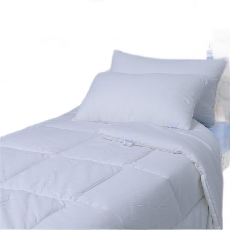 

All-Season Natural White Cotton Quilt