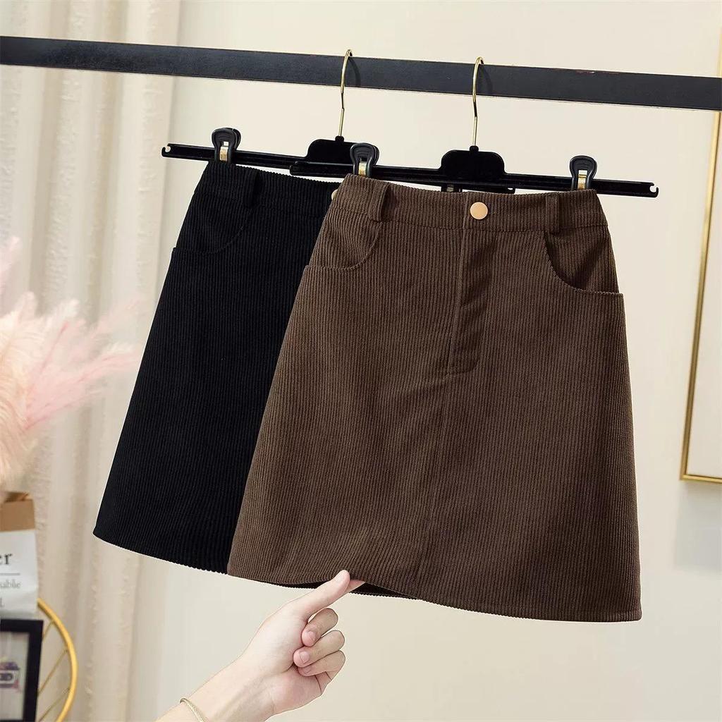 Plus Size Black Corduroy A-Line Midi Skirt for Autumn/Winter - Slimming, Versatile, and Bodycon Women's Clothing
