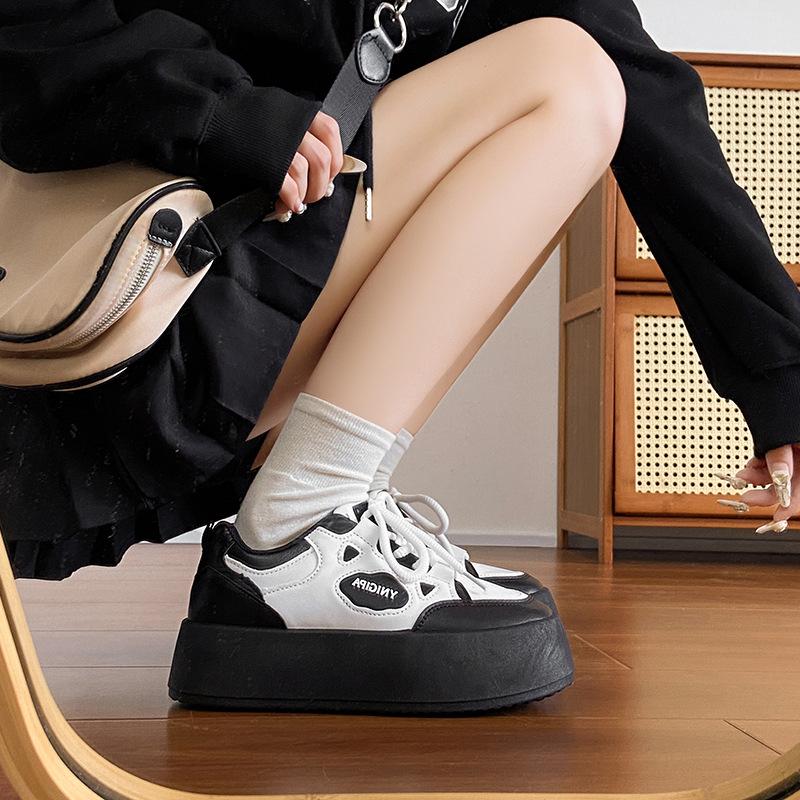 Little White Shoes for Women In Autumn and Winter 2025 New Round Head Thick Sole Heightening Board Shoes Versatile Leather Lace-up Fashion Single Shoe