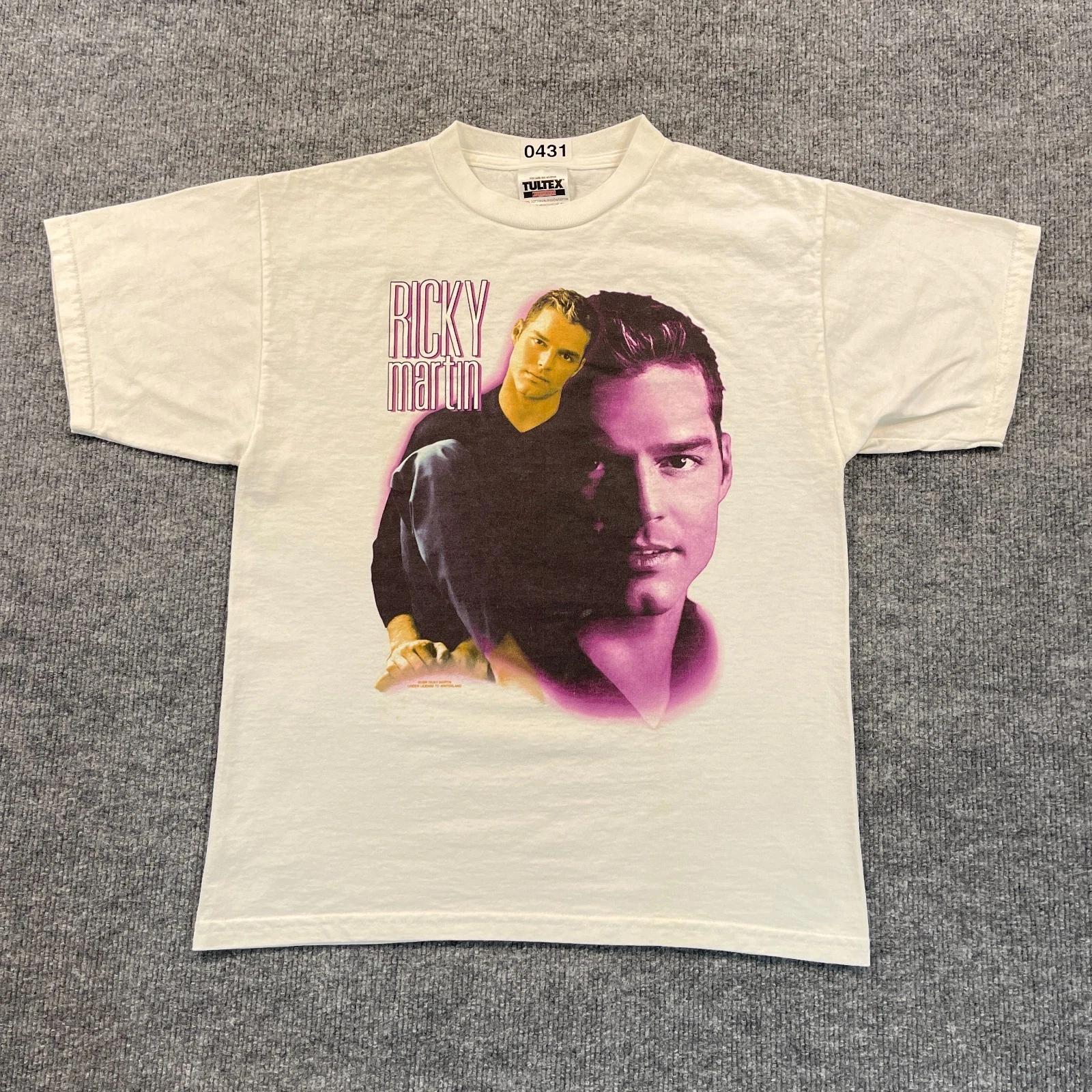 

Vintage 1999 Tultex Winterland Ricky-Martin Shirt Youth Large 19x24 White M