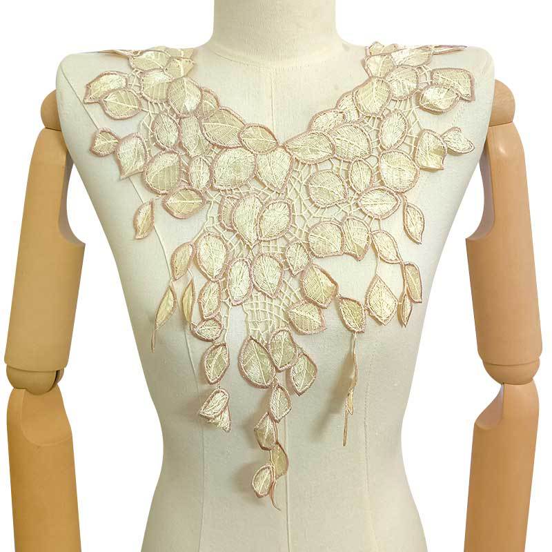 Water-soluble lace collar, polyester silk embroidered corsage, heavy industry two-color breast collar DIY lace accessories
