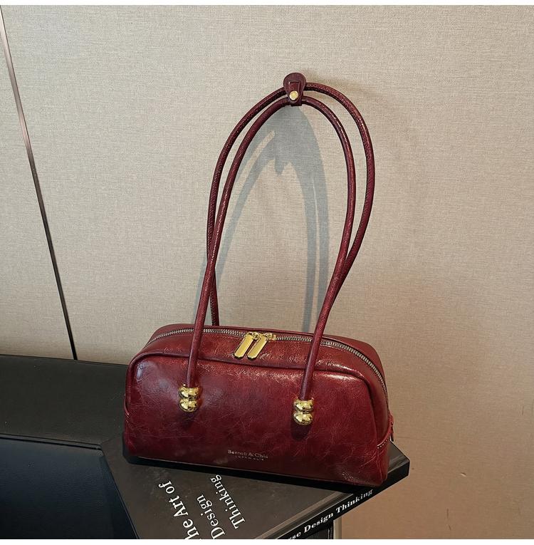 New Fashion Ladies Shoulder Bag with Long Strap Pillow Design Commuter Bag Women's Stylish Handbag for Daily Use