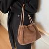 New Plush Bucket Bag for Autumn and Winter, Women's High-end Texture Niche Design Commuter Handbag