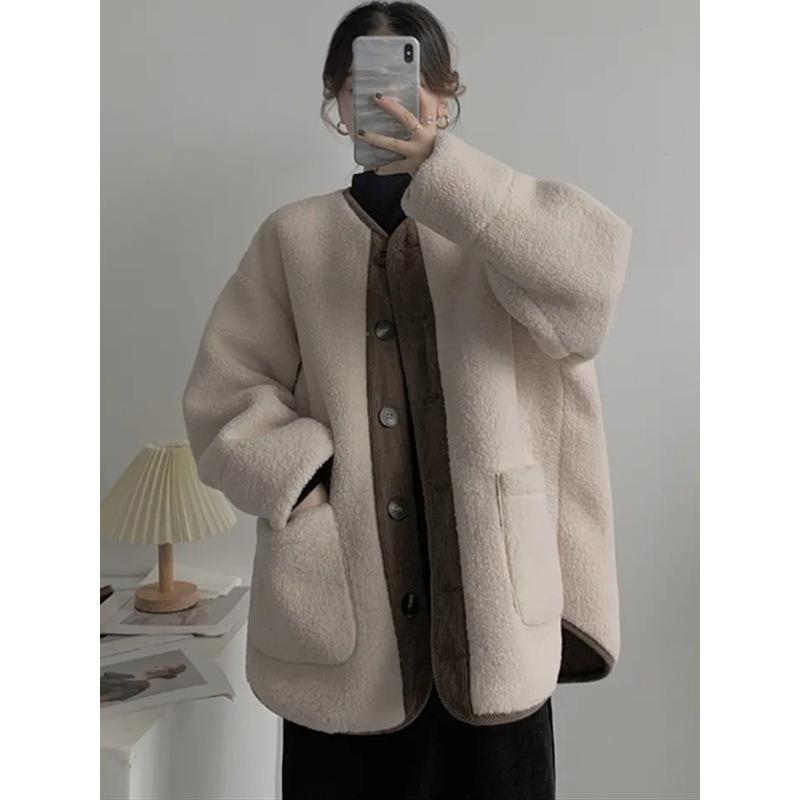 Women's Winter Lambswool Coat: Loose-Fit, Mid-Length Jacket for Petite Women
