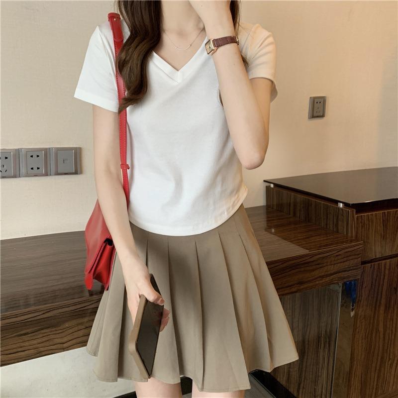 Women Solid V Neck Short Sleeve Curved Hem Slim Fit Cropped Casual Basic Tee Shirt