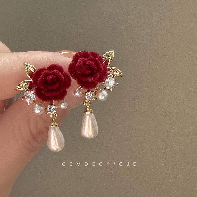 2024 D Retro Wine Red Velvet Rose Pearl Earrings: Hong Kong Style, Autumn/Winter Trend