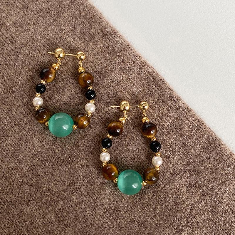 Silver Needle Geometric Tiger Eye Flower Earrings - Retro Style, Light Luxury, High-End Fashion Ear Studs