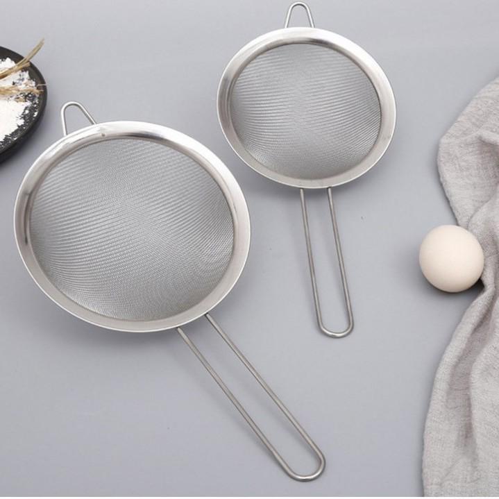 Stainless Steel Handheld Kitchen Sieve & Skimmer Ladle for Soy Milk, Oil, Flour, and Hot Pot.