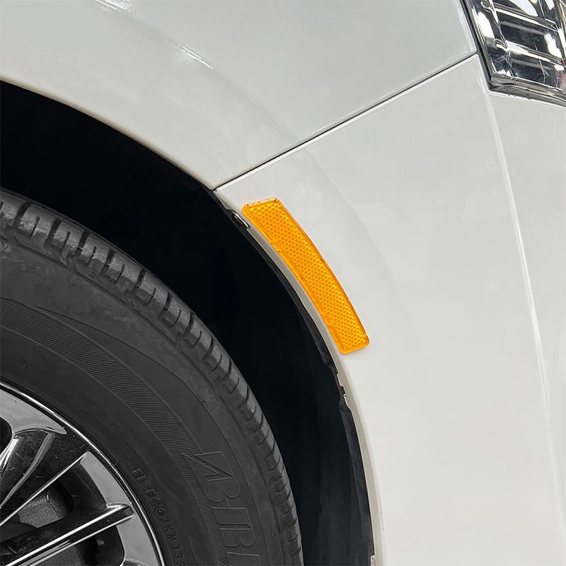 Universal Wheel Brow Reflective Sticker Wheel Front Bar Body Warning Sticker For Suv/Sedan/Off-Road/Mpv Vehicle Accessories