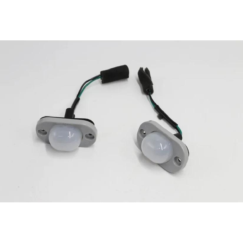 2Pcs OEM 925014A000 License plate light after license plate light license plate lighting For H1 H-1 STAREX 00-07