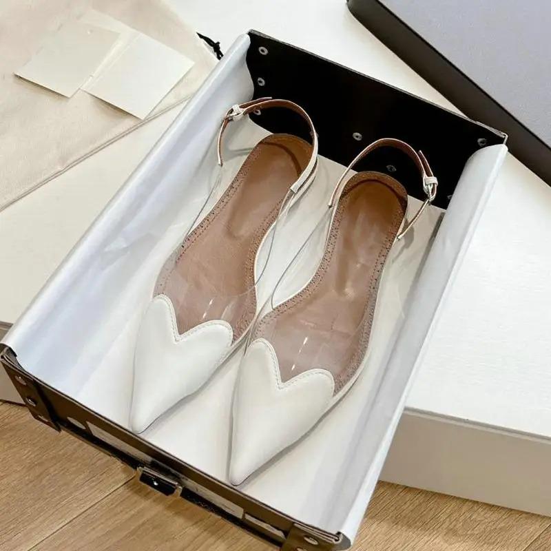 Sapatos de Salto Alto Pontiagudos com Plataforma Transparente e Aplicações em Forma de Coração para Noite