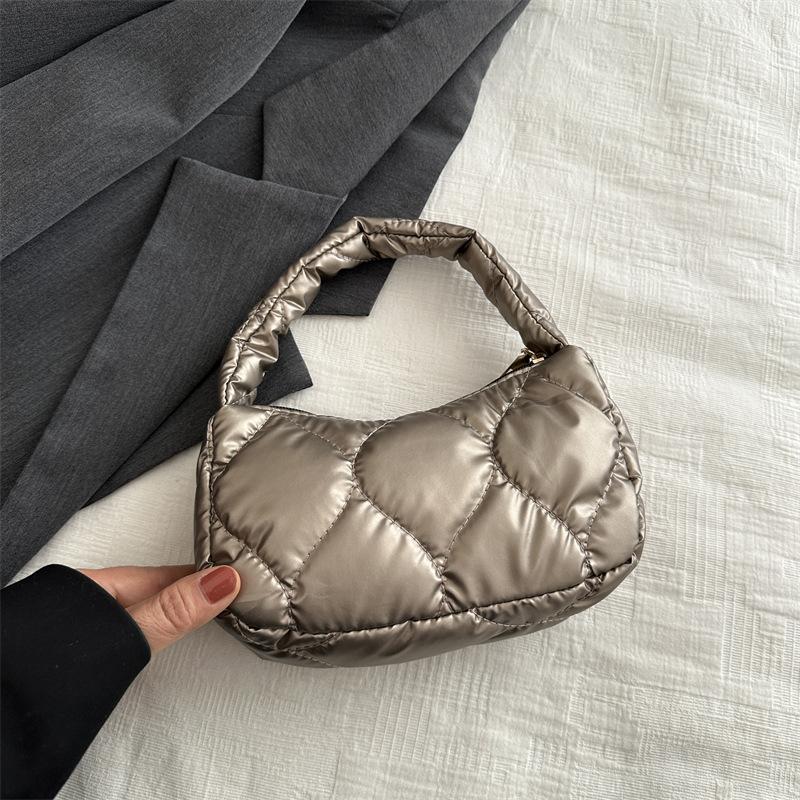 

Зимние женские сумки-тоут и сумки-тоуты. Вместительные сумки с хлопковой подкладкой и верхней ручкой. Стеганая сумка-хобо с ромбовидным узором. 19.5x10.5x5.5cm