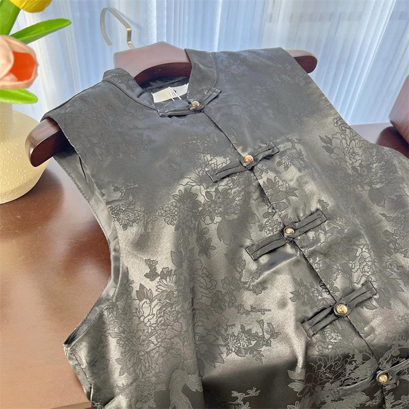 2024 Vesta bez rukávů v čínském stylu: Těžký morušový hedvábí Xiangyunsha s tmavým vzorem, stojáčkem, rozparkem na knoflíky na boku pro ženy.