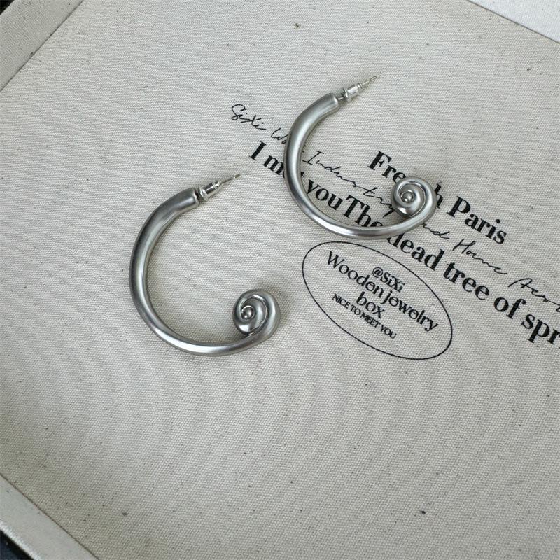 

Элегантный кафф на ухо в форме волны: Минималистичные серьги-пусеты из серебра 925 пробы с плетеным дизайном для женщин