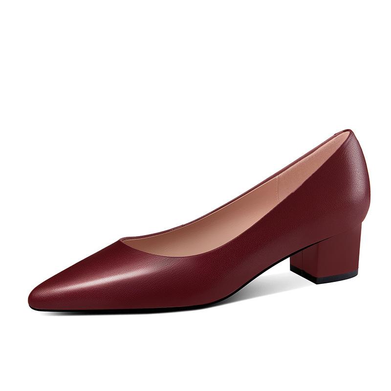 

2025 spring and autumn new thick heel single shoes women s large size low heel shoes burgundy pointed head shallow mouth middle heel 40