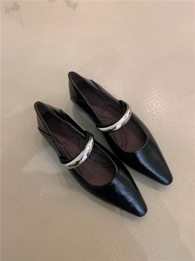 Niche Sense of Design Mary Jane Gentle Metal Buckle Pointed Shallow Mouth Soft Leather Commuter Shoes