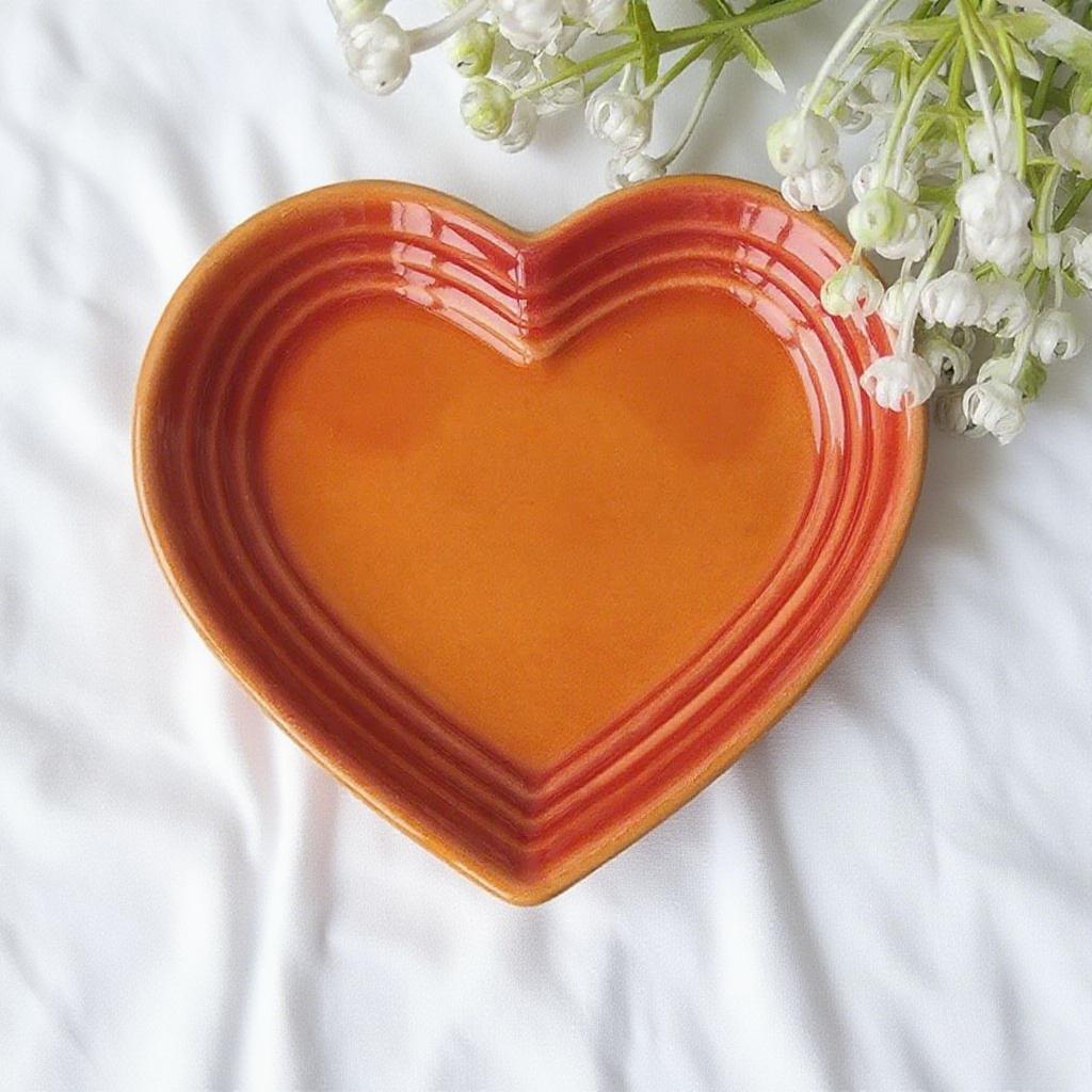 Gradient Heart-shaped Ceramic Pet Bowl, Anti-Vomiting Stress-Free, 12cm Underglaze Color Cat Bowl Dog Bowl-creative Pet Bowl