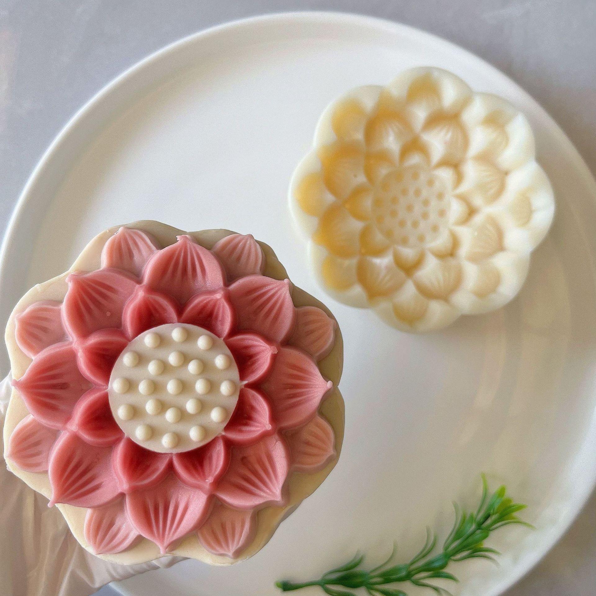 2024 Hongyin Zhenpin Pagoda Lotus Mooncake Mold Set, 200g-250g, Three-Layer Hand-Press Green Bean Cake Mold