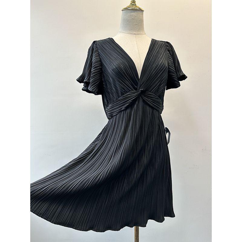 

Lus **Slim Looking Dress Black Silver V Neck Ruched Flying Sleeves High Waist A- line Pleated Elegant Commuting Style Dress No return/Please observe the rules XS