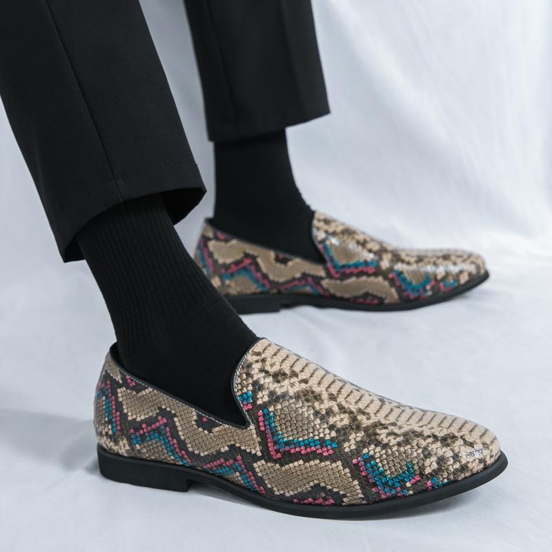 New British style men's hair stylist pattern suede lazy man slip-on bean loafers 46 plus-size pointed leather shoes