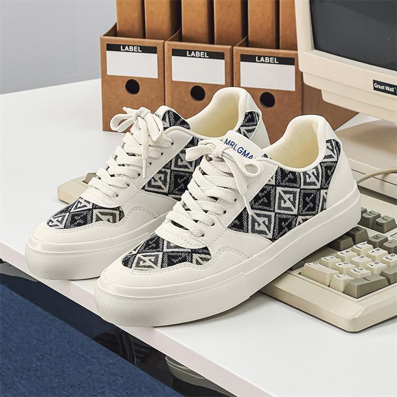 

2025 new men s shoes autumn low-top printing breathable board shoes lace-up casual versatile lightweight sports men s shoes 1551 44