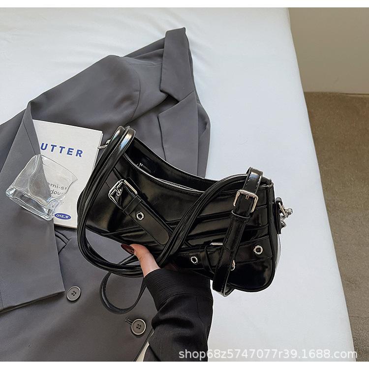 Fashionable high-end underarm bag women's 2025 autumn new motorcycle bag niche simple commuter shoulder bag