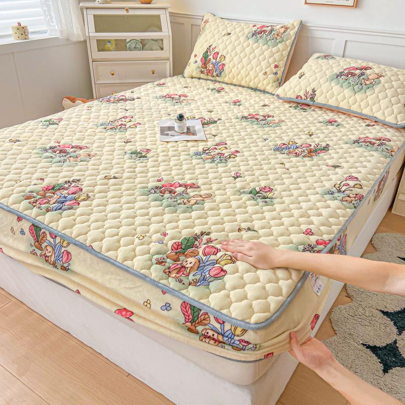 Thickened Milk Fleece Laminated Cotton Bed Hat Three-piece Household Mattress Non-slip Bed Cover Simmons All-package Protection Cover