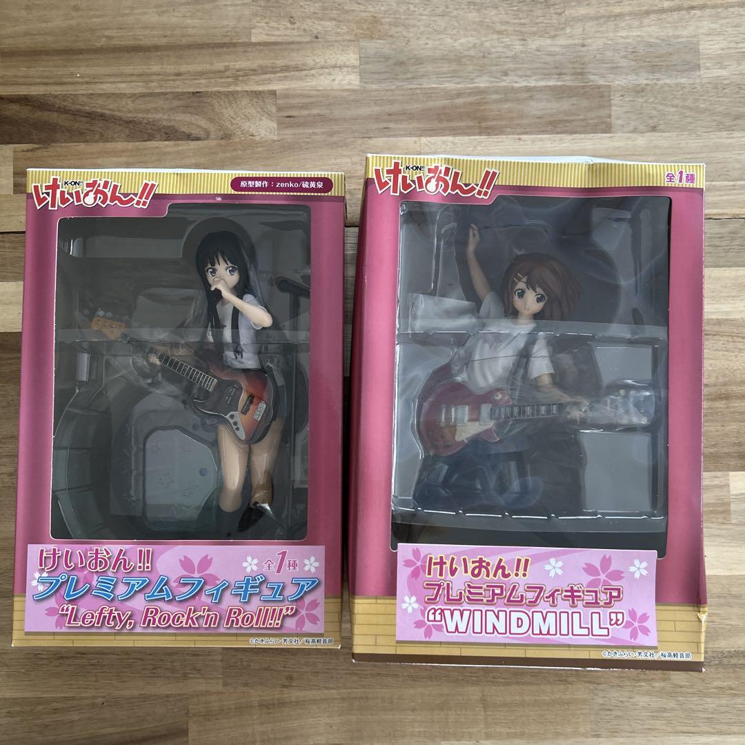 

[USED] K-ON!! Premium Figures Hirasawa Yui and Akiyama Mio
