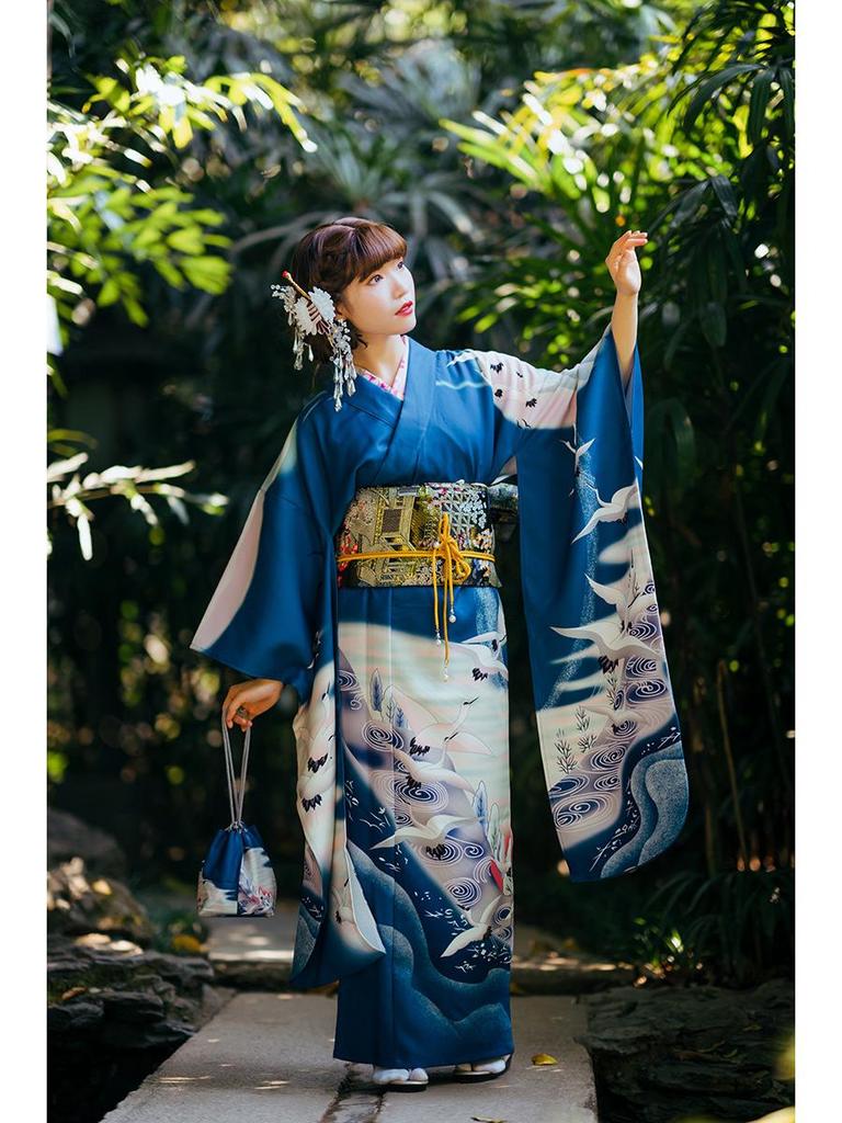 Furisode Tuhá Látka Dámské Kimono Jeřáb - Odolné proti vráskám, Snadno se nosí, Formální Japonský Styl