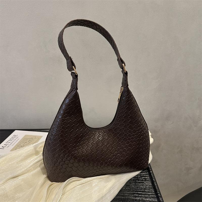 Summer new retro simple casual versatile high texture temperament atmospheric portable shoulder underarm bag women