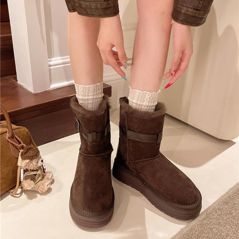 Thick-soled medium tube snow boots women's 2025 winter new Northeast two wear piled thickened warm fur integrated cotton boots