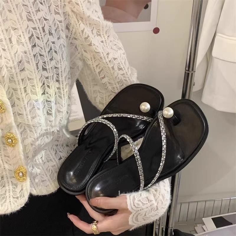 Fairy style temperament thick heel set toe pearl cool slippers female outer wear 2025 summer rhinestone medium heel Roman toe French
