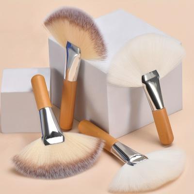 4Pcs Professional Makeup Brushes Set Large Fan Brush with Wooden Handle Designed for Makeup Removal and Highlighter Application