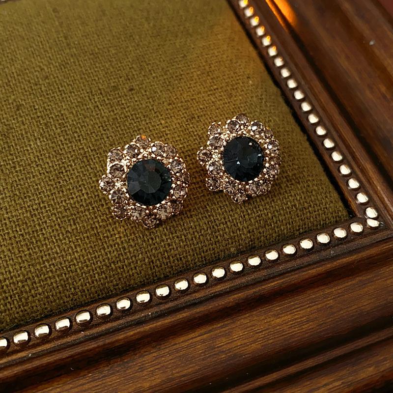 Vintage Jewelry Set for Women: Flower Earrings with Rhinestones, Bracelet & Necklace | Retro Luxury Gift for Her, Birthday, Anniversary