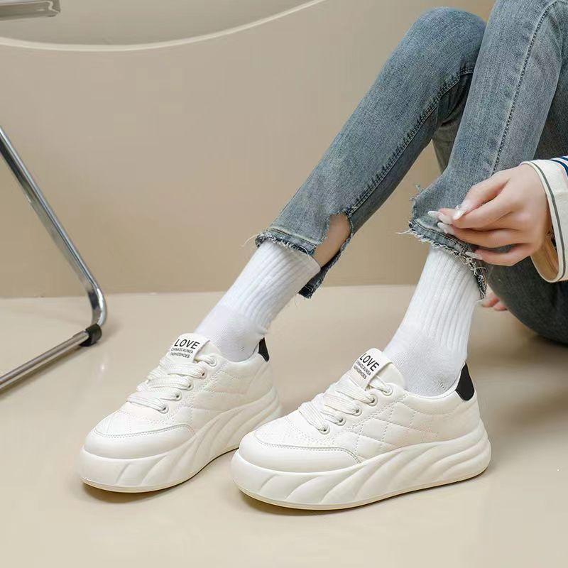 

Белые туфли для женщин, новые весенние и осенние Ins Tide All-Match Толстые кроссовки для отдыха, увеличенные за счет кроссовок для бега 40