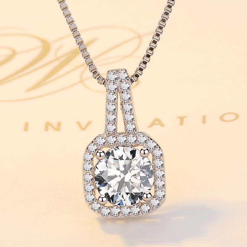 Korean Fashion Zircon Square Diamond Pendant Women's Necklace - Simple Sweet Collarbone Chain