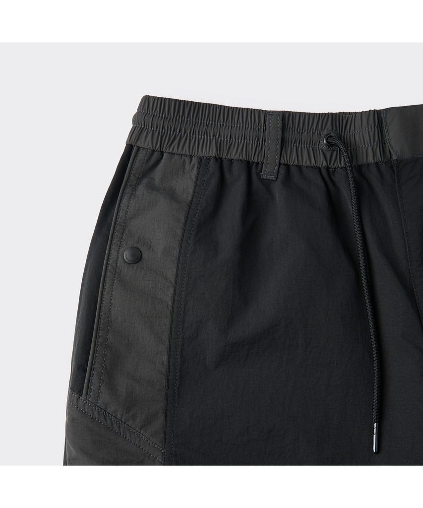Keoseuuteommellou Black Incision Parachute Pants Cwpam26352Bkx