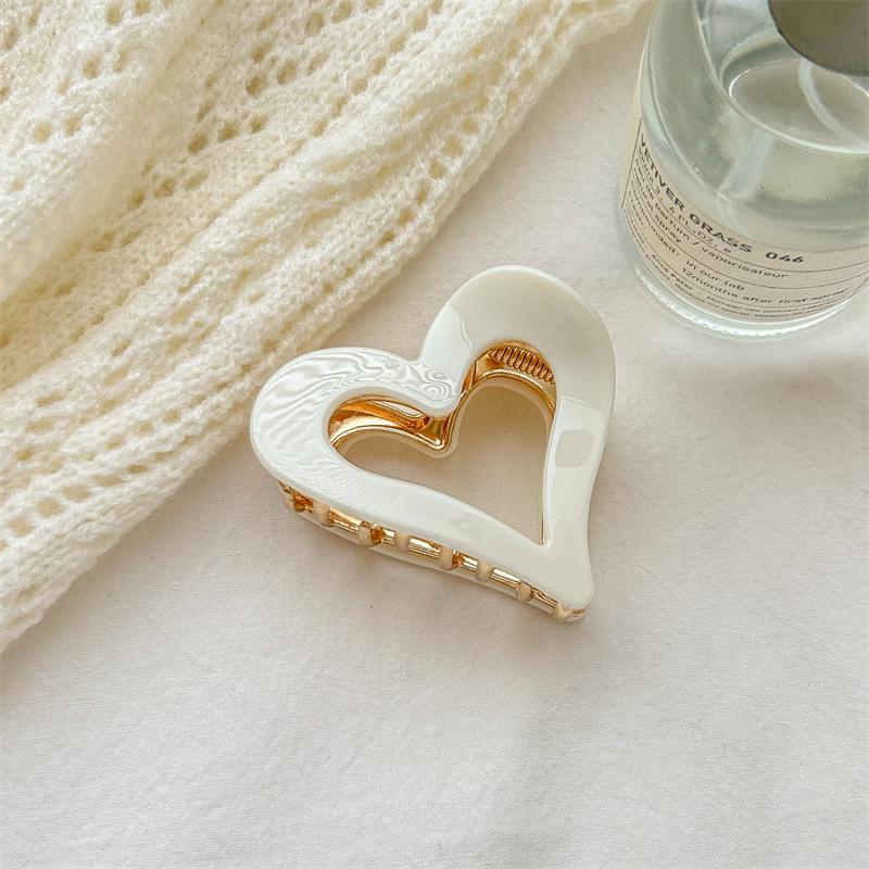 Korean Vintage Heart Hair Clip – Women's Chic Shark Clip for Volume and Updos