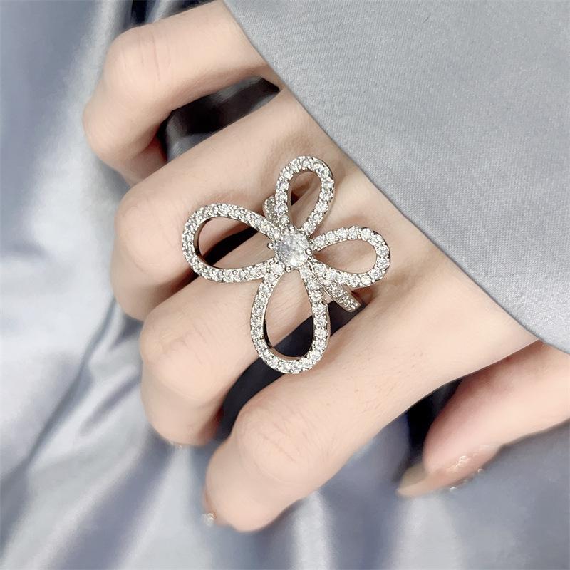 Trendy Full-Diamond Butterfly Ring: Fashionable, High-End, Adjustable, Personalized Design for Women Adjustable Opening