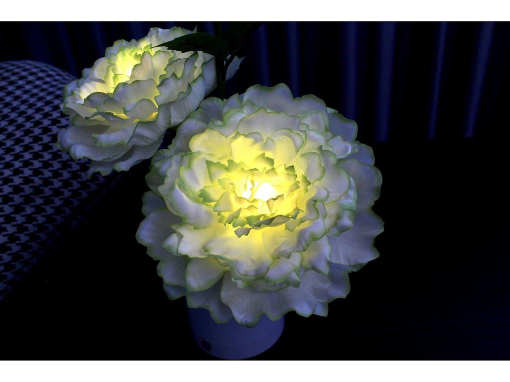 Creative Red Rose Table Lamp - Romantic Night Light for Festivals, Birthdays, Qixi, and Valentine's Day